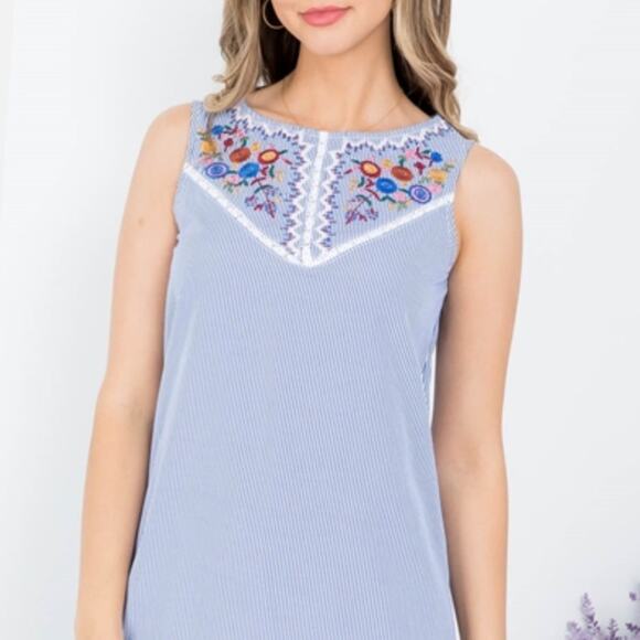 NWT Pinstripe Embroidered Floral Dress Size Medium - Picture 3 of 6